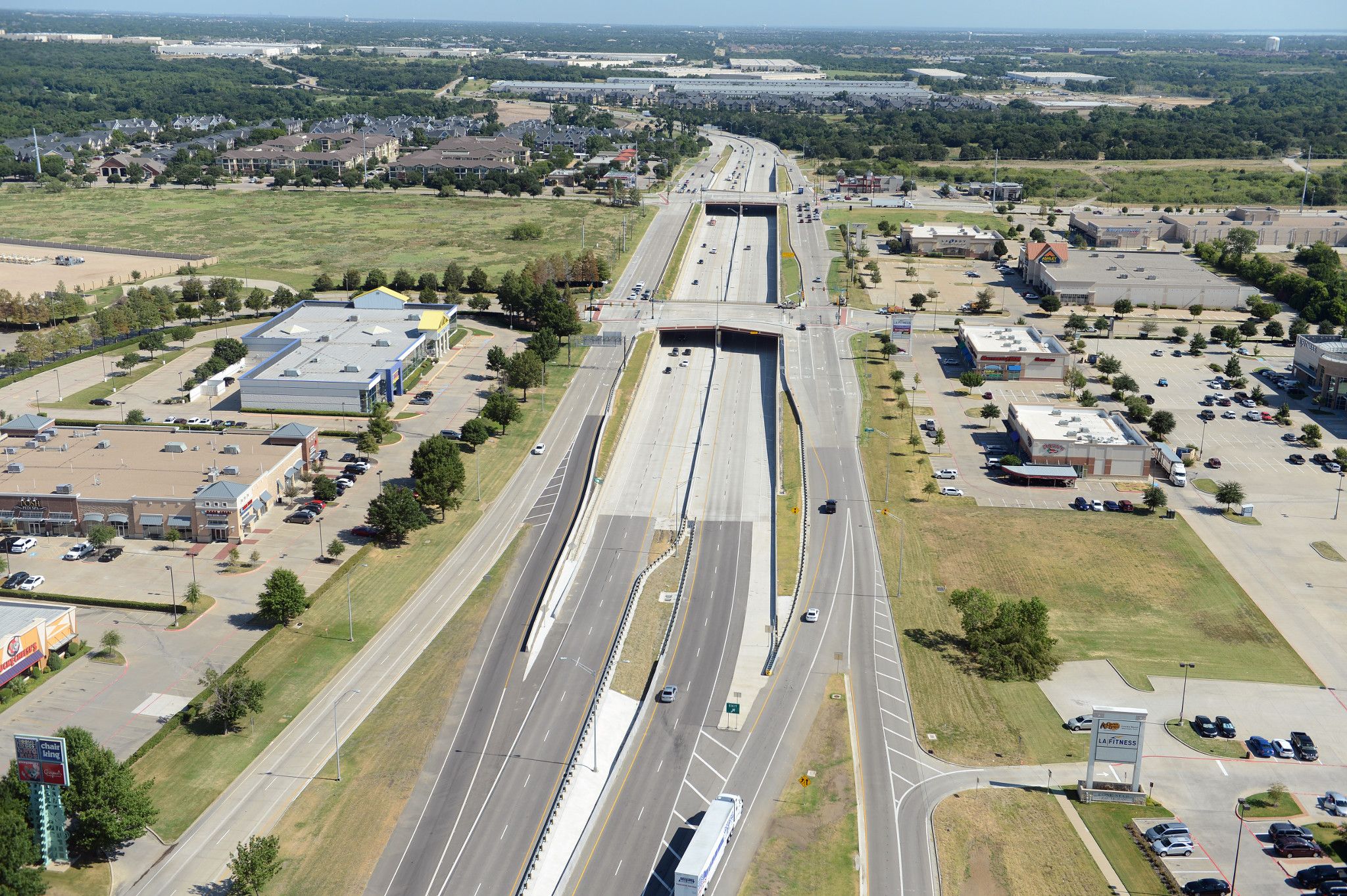 DFW Connector FM 2499